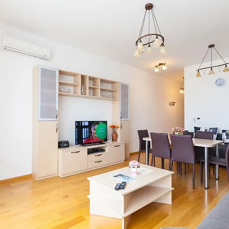 Maramada 1 I 4 شقة بودغوريتْسا